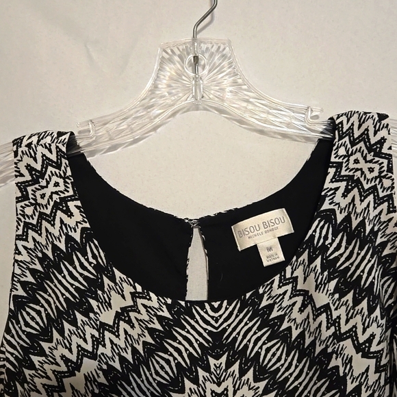 Bisou Bisou, Sz Med, Black, White, Print, Chiffon Style Fabric, Sheer, Layered - Picture 6 of 11